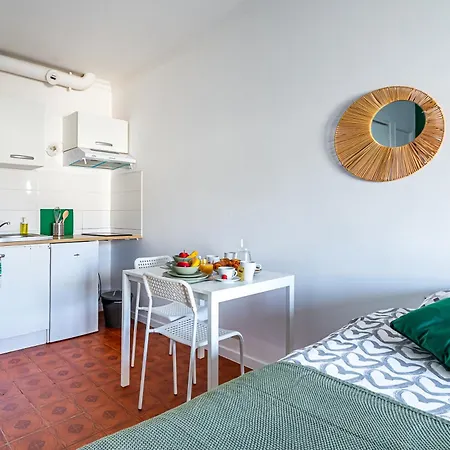 Avec Terrasse, Gare A 200m Et Parking Gratuit Saint-Cyr-lʼÉcole