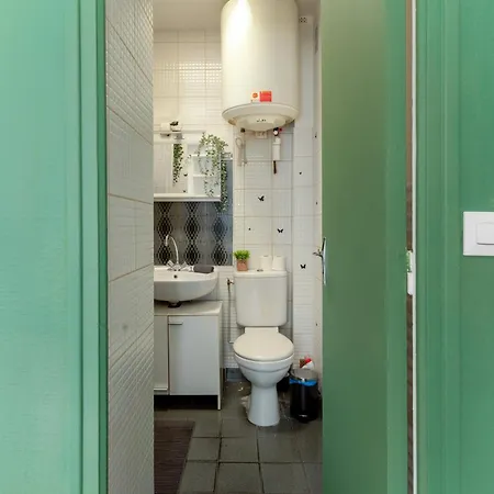 Apartment Avec Terrasse, Gare A 200m Et Parking Gratuit Saint-Cyr-l'Ecole