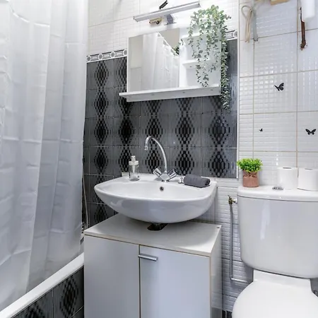 Avec Terrasse, Gare A 200m Et Parking Gratuit Apartment Saint-Cyr-l'Ecole